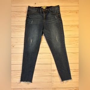 Democracy Ab Technology Jeans Size 10 Tapered Leg Skinny Frayed Bottom Dark Wash